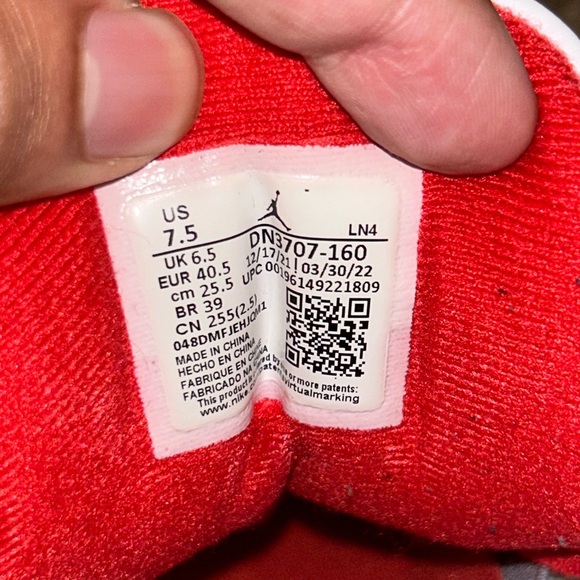 Air Jordan 3 Fire Red 2022 - Picture 6 of 8